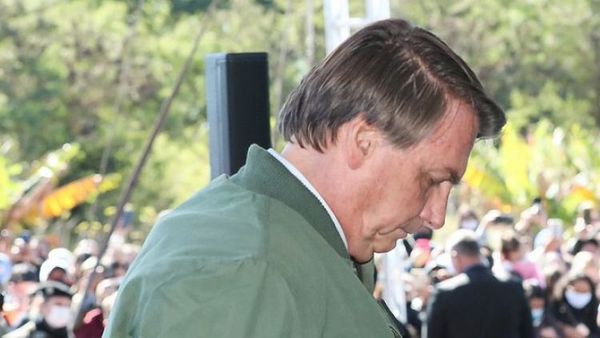 Luego de presionar con un desfile militar, Bolsonaro sufrió una dura derrota parlamentaria