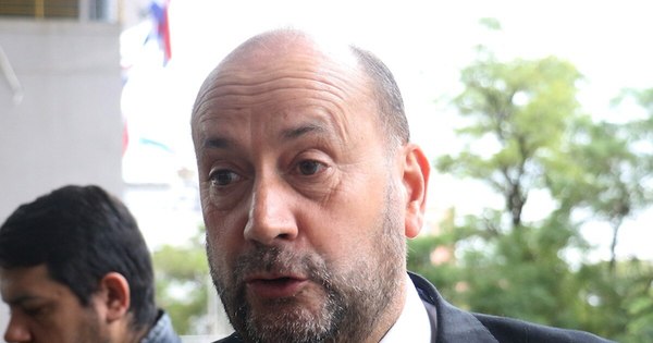 La Nación / Salomón pide a camioneros entrar en razón e integrar el comité técnico