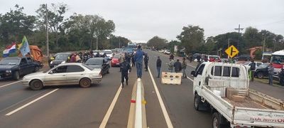 Obras viales ya comienzan a parar por el bloqueo de rutas de los camioneros - Nacionales - ABC Color
