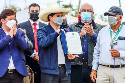 Presidente de Perú anuncia entrega de 19 millones de soles para damnificados por sismo | .::Agencia IP::.