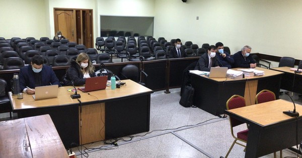 La Nación / Terminó juicio oral y tribunal de sentencia analiza si absuelve o no a OGD y su hijo