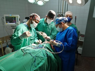Más de 40 cirugías exitosas realizadas por neurocirujanos en el Hospital Regional - La Clave