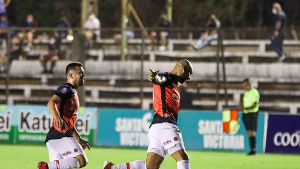 River Plate recupera a Dionicio Pérez