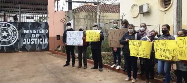 Familiares temen que examen psiquiátrico sea para exculpar a presunto feminicida - ABC en el Este - ABC Color