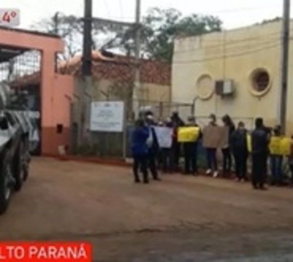 Familiares claman justicia por víctima de feminicidio en CDE - Paraguay.com