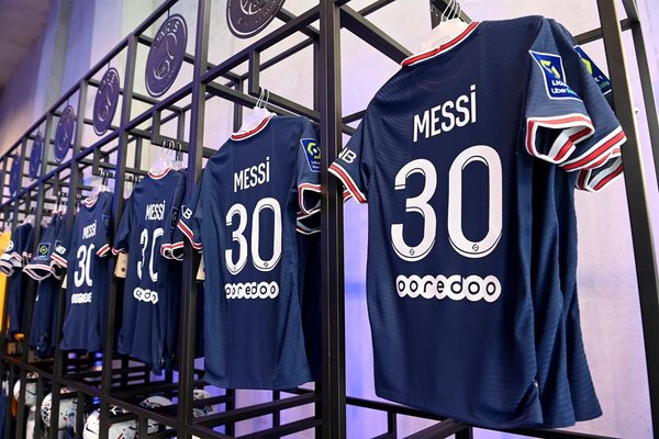 Sigue la "Messimanía" en París: la camiseta del argentino se agotó en cuestión de horas - Megacadena — Últimas Noticias de Paraguay
