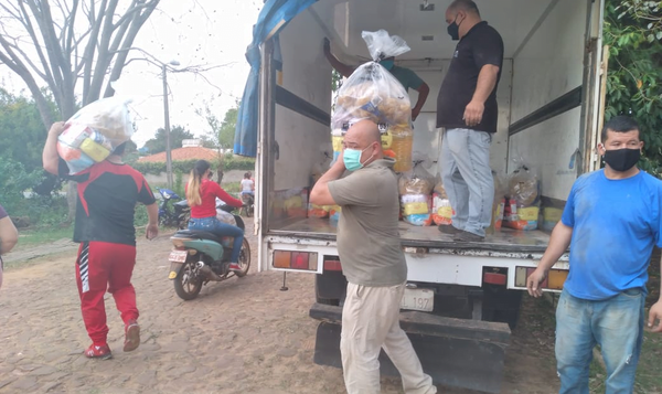 Entregan kits de alimentos a escuelas de Coronel Oviedo - Noticiero Paraguay