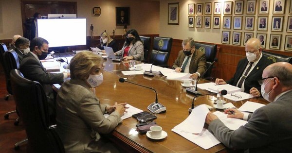 La Nación / Pleno de la Corte designó y confirmó a jueces y defensores públicos