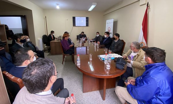 Camioneros, empresarios y Gobierno mantienen primera reunión para precio operativo de fletes | .::Agencia IP::.
