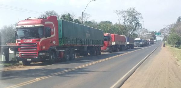 Camioneros y Gobierno optimistas tras primera reunión de comité de tarifas - Nacionales - ABC Color