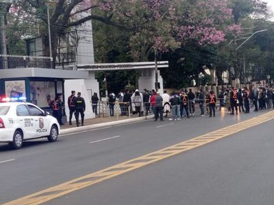 Por temor a las “barras bravas” se dispuso el bloqueo de la Avda. Mariscal López - Nacionales - ABC Color