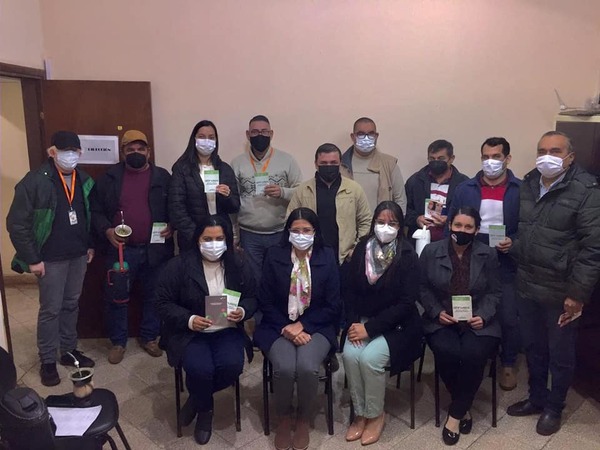 Realizan capacitación a funcionarios de la Dirección Departamental del INDERT - Noticiero Paraguay
