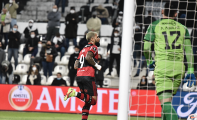 Diario HOY | El VAR retrocede una acción y da un polémico penal a Flamengo
