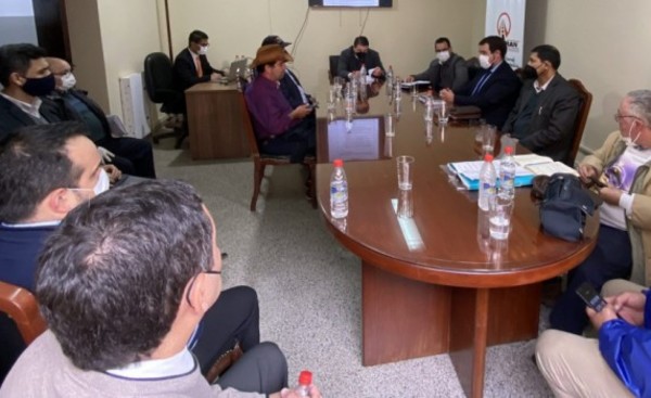 Primera reunión de camioneros con empresarios y Gobierno