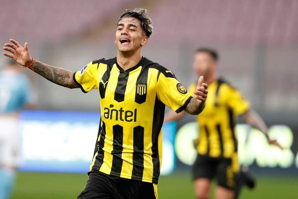 Peñarol gana a Cristal y encarrila su pase a las semifinales - Fútbol Internacional - ABC Color