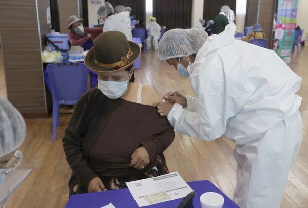 Bolivia reporta 27 muertes por covid e indaga certificados falsos de vacunas - Mundo - ABC Color