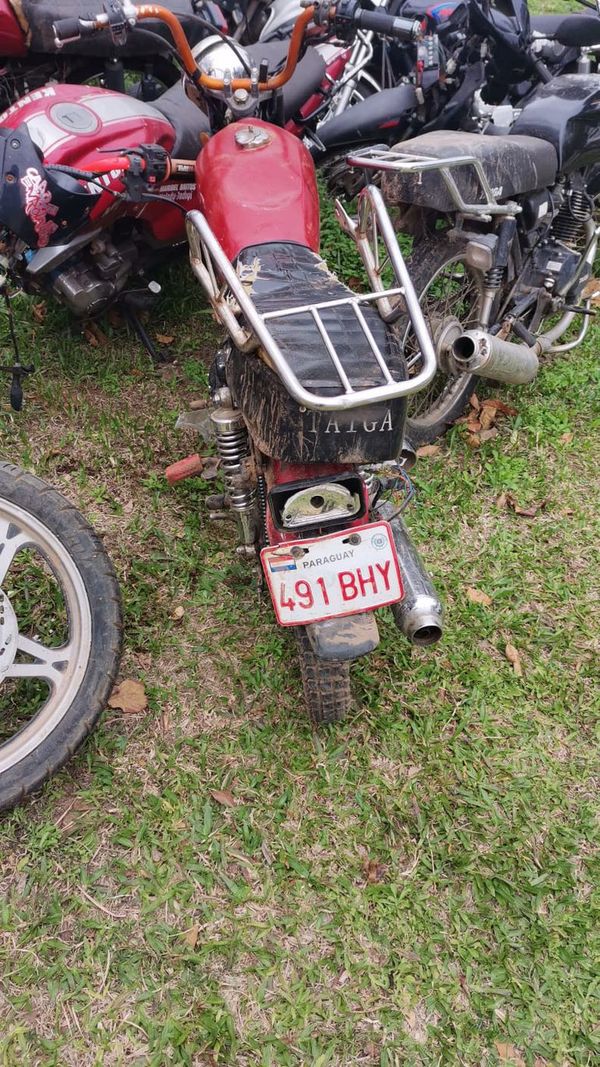 Detienen en flagrancia a presuntos ladrones de motos en Fernando y Roque Alonso - Nacionales - ABC Color