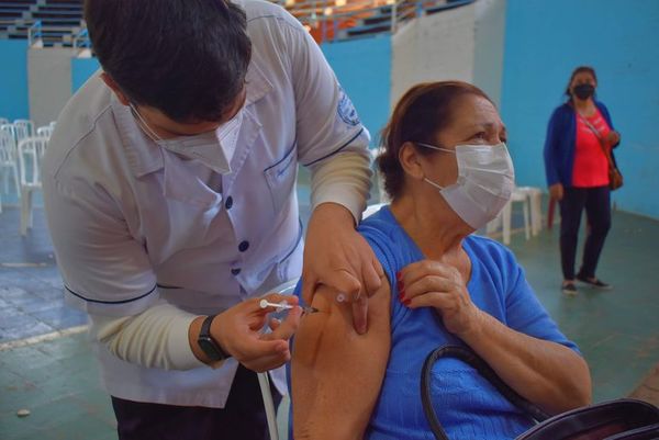 Anticovid: Al menos 900.000 vacunas llegarían este mes para seguir con plan de inmunización - Nacionales - ABC Color
