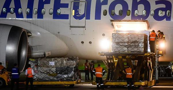 Arribó al país el lote de casi 100 mil dosis de Moderna