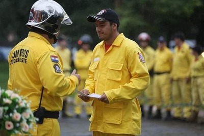 Lo que faltaba: BOMBEROS PLANILLEROS en la comuna de CDE