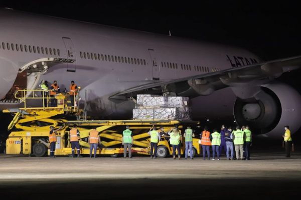 Unas 900.000 vacunas llegarían este mes a Paraguay