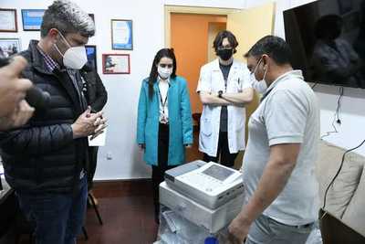 Itaipu entregó electrocardiógrafos a tres hospitales de Alto Paraná | .::Agencia IP::.