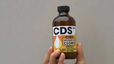 Infectólogos advierten que dióxido de cloro no previene el Covid-19 y apeligra la salud