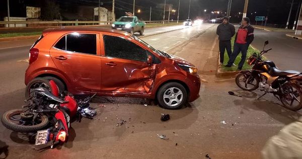 Motociclista sufre lesiones en accidente - ABC en el Este - ABC Color