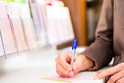 Casi 225 millones de dólares podrían ser de un paraguayo antes de terminar la semana - Brand Lab - ABC Color