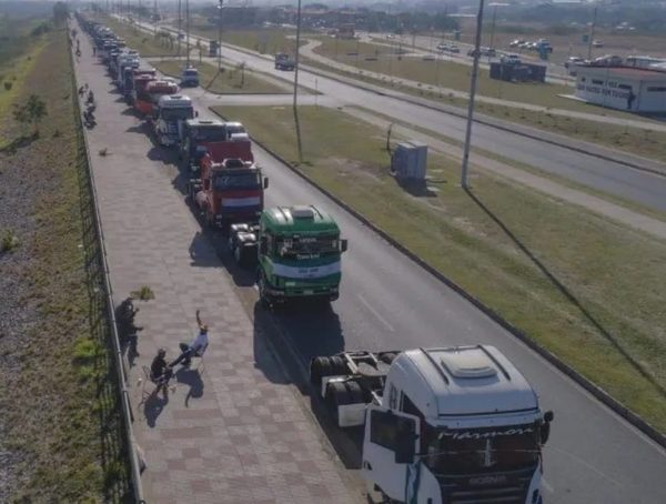 Paro de camioneros continuará de modo indefinido · Radio Monumental 1080 AM