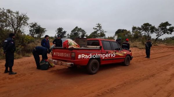 Recuperan camioneta robada y detienen a dos personas
