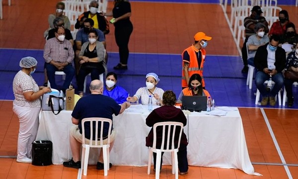 Presentan calendario de vacunación para segunda dosis de Moderna y AstraZeneca - OviedoPress