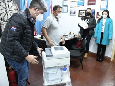 Hospitales de Hernandarias, Minga y CDE reciben electrocardiógrafos nuevos - La Clave