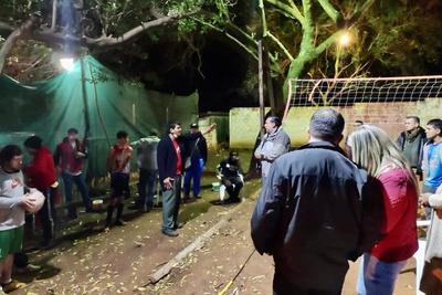 Rolando Segovia presentó sus proyectos a vecinos del barrio Juan E. O’Leary