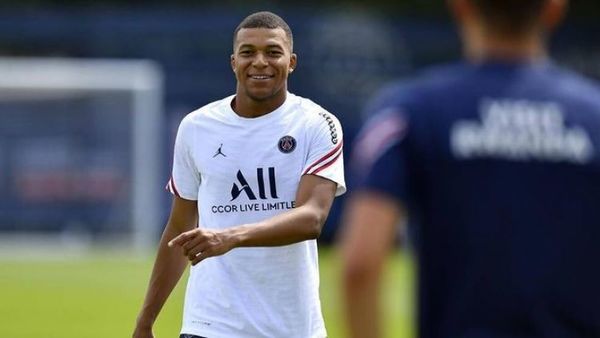 Mbappé podría estar molesto por la llegada de Messi al PSG