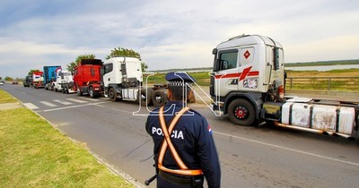 La Nación / “Estamos en una cuarentena piquetera, lo único que falta es que nos cobren peaje”