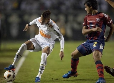Diario HOY | El Santos nunca perdió ante equipos paraguayos