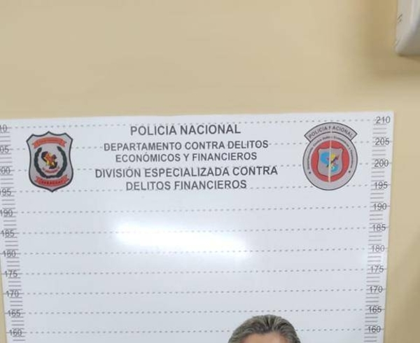 Diario HOY | Detienen a una mujer que se hacía pasar por gestora para estafar a extranjeros
