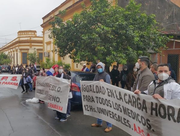 Sindicato médico endurecería medidas en caso de no lograr la equidad salarial · Radio Monumental 1080 AM