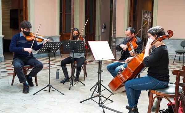 Diario HOY | La OSIC en La Casa Bicentenario del Teatro “Edda de los Ríos”