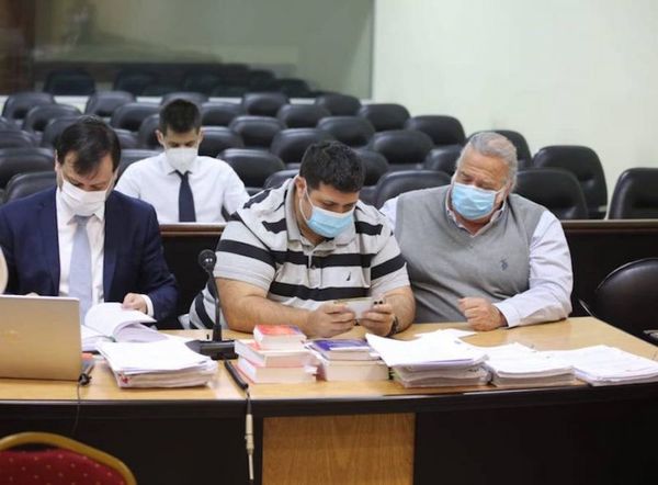 Condenan a 7 años de cárcel a Óscar González Daher y 8 años de prisión a su hijo