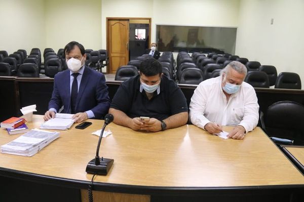 Condenan a Óscar González Daher e hijo a 7 y 8 años de cárcel | Radio Regional 660 AM