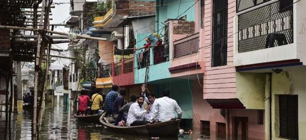 Evacuan a miles de personas en la India por desborde del Ganges