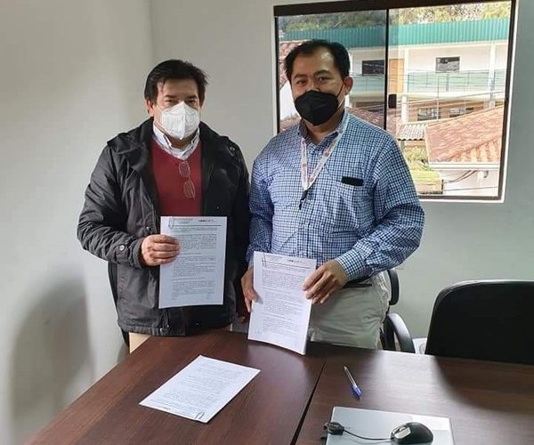 FIA-UNE firma convenio de cooperación mutua con la empresa UNISOFT S.A.
