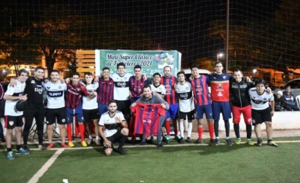Amigos “Futboleros” organizan miniclásico benéfico por Día del Niño