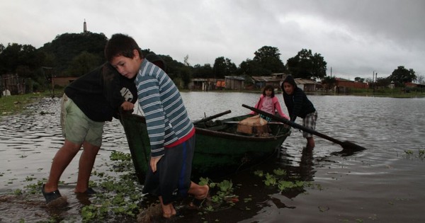 La Nación / Suben a 17 los muertos por inundaciones en el norte de Turquía
