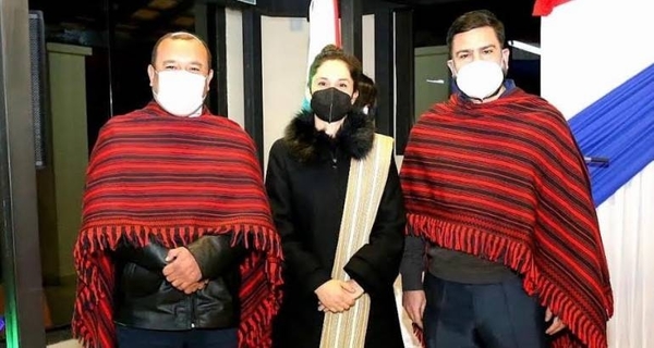 Diario HOY | Poncho de 60 listas: Presentación de candidatura como patrimonio cultural ante UNESCO