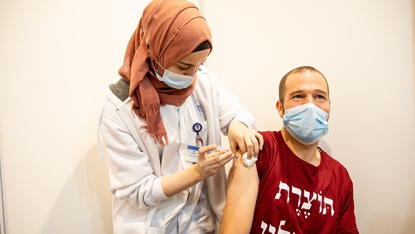 Israel aplicará una tercera dosis de vacunas anticovid también a menores de 60 años - Megacadena — Últimas Noticias de Paraguay