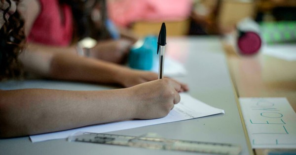 La Nación / Suiza: escritura inclusiva aviva polémica y podría resolverse en las urnas