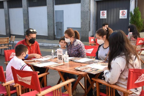 Movimiento en los restaurantes mejoró levemente en comparación a meses atrás
